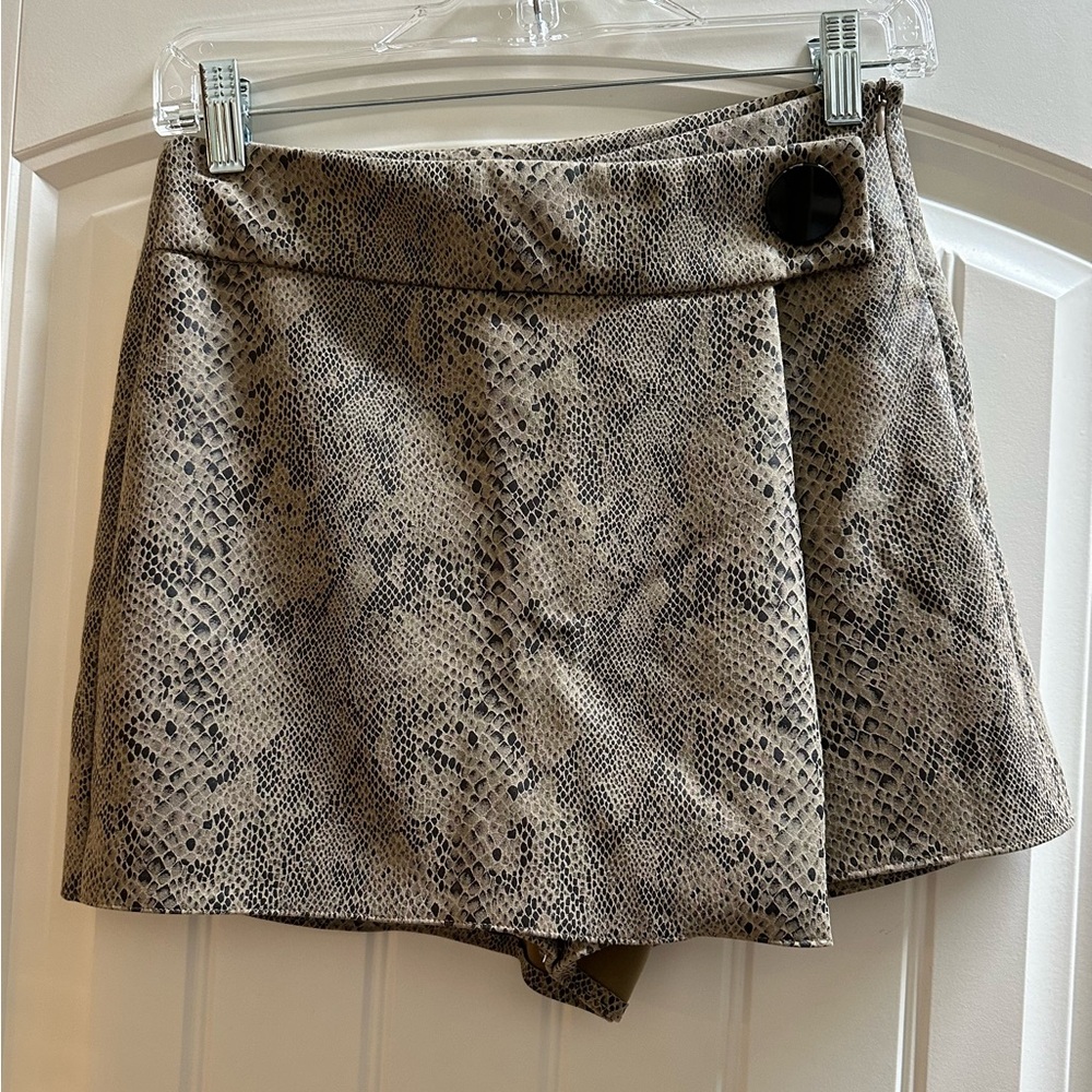 Zara snake print skort